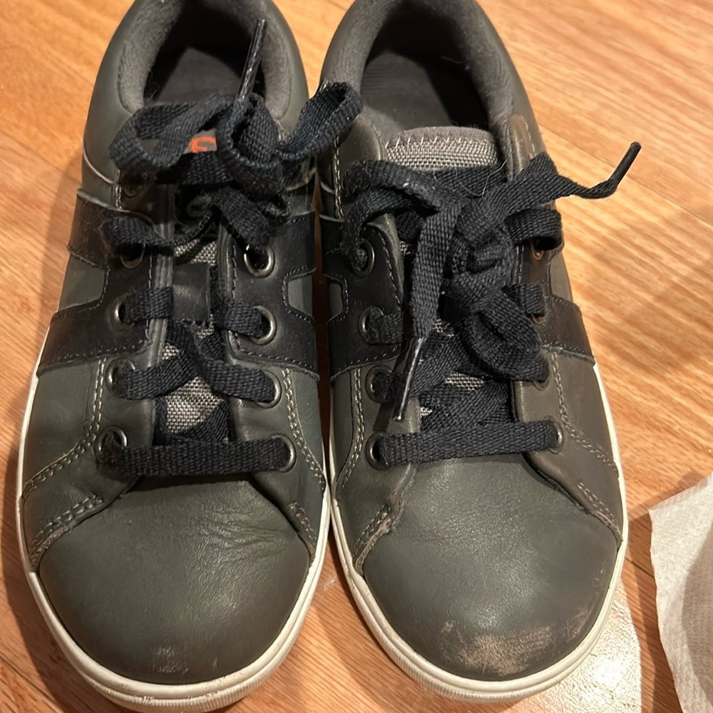 Kids Ugg semi dressy sneakers
